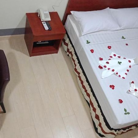 Hato Inn Yangon Extérieur photo