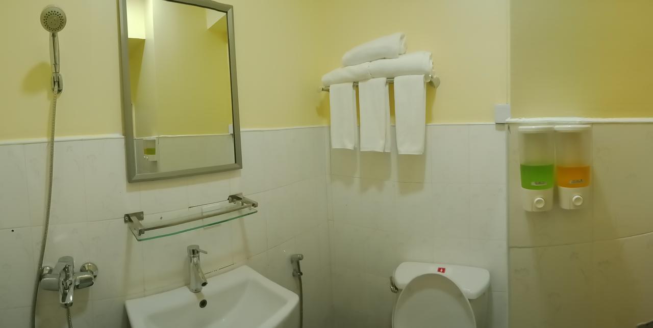 Hato Inn Yangon Extérieur photo